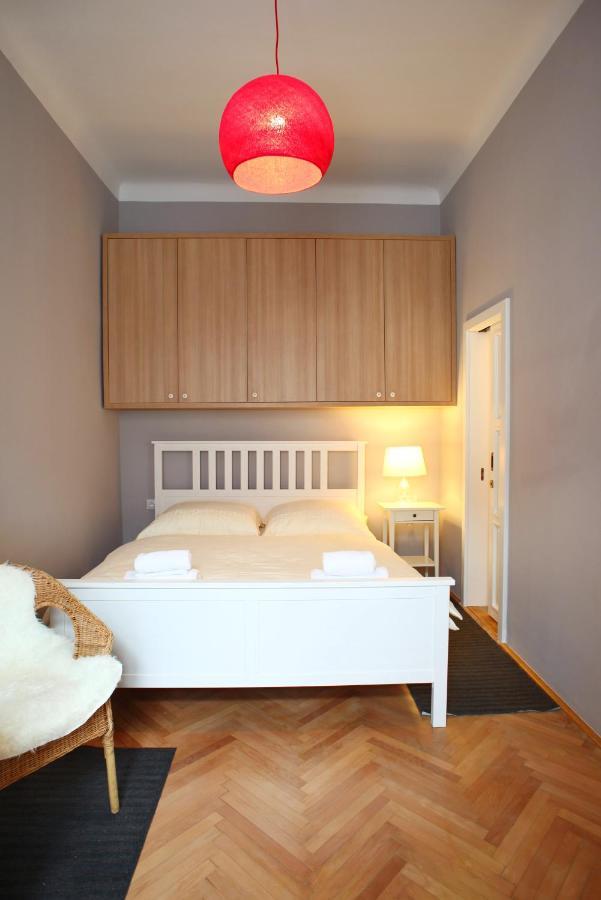 Lovely Lila * Praga